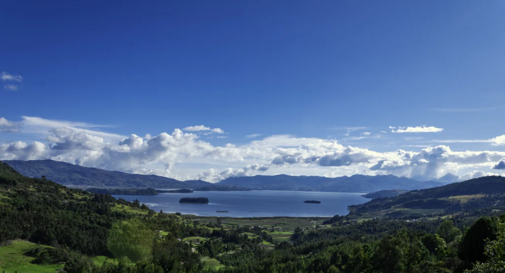 Paisaje Laguna de Tota